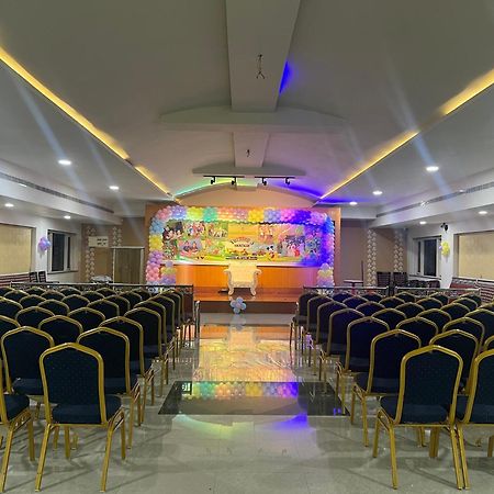 Varada Nagavali Hotel Srikakulam Dış mekan fotoğraf