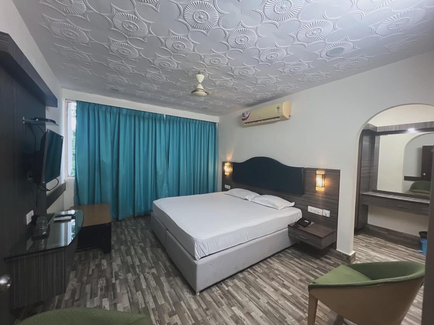 Varada Nagavali Hotel Srikakulam Dış mekan fotoğraf