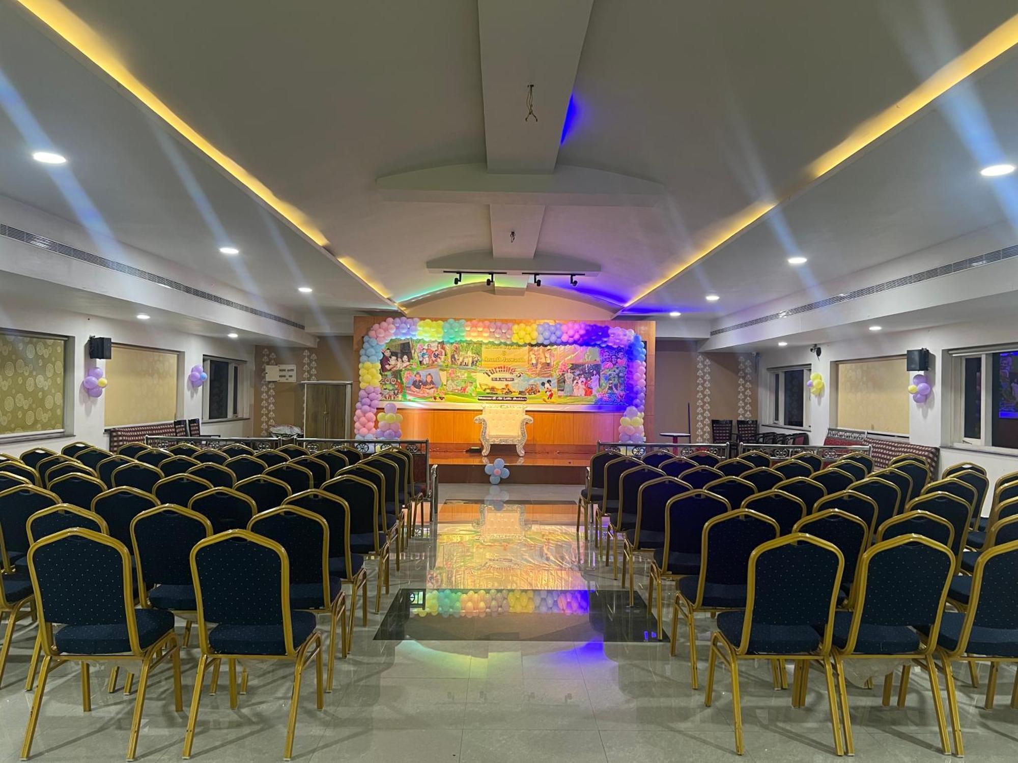 Varada Nagavali Hotel Srikakulam Dış mekan fotoğraf