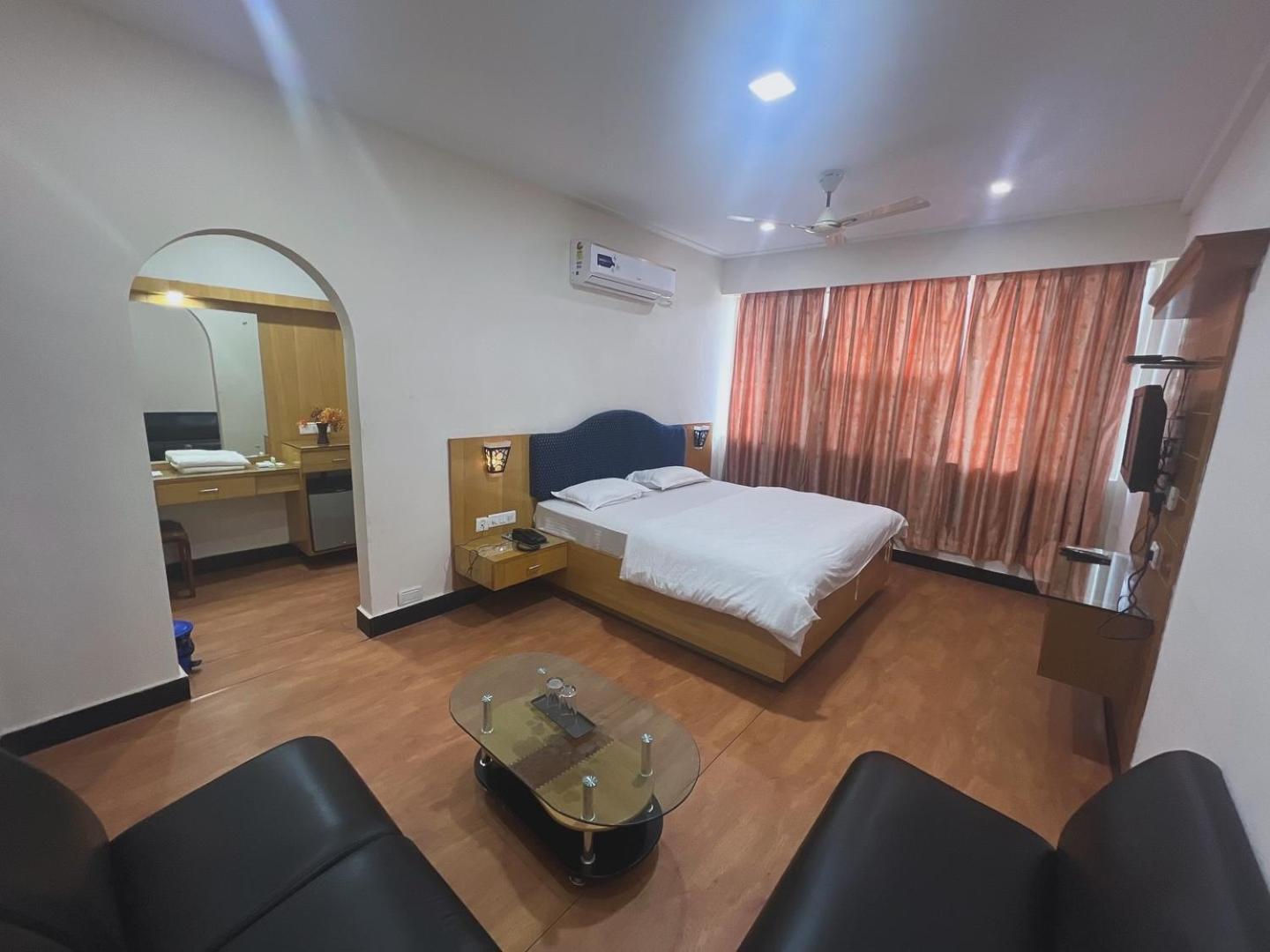 Varada Nagavali Hotel Srikakulam Dış mekan fotoğraf
