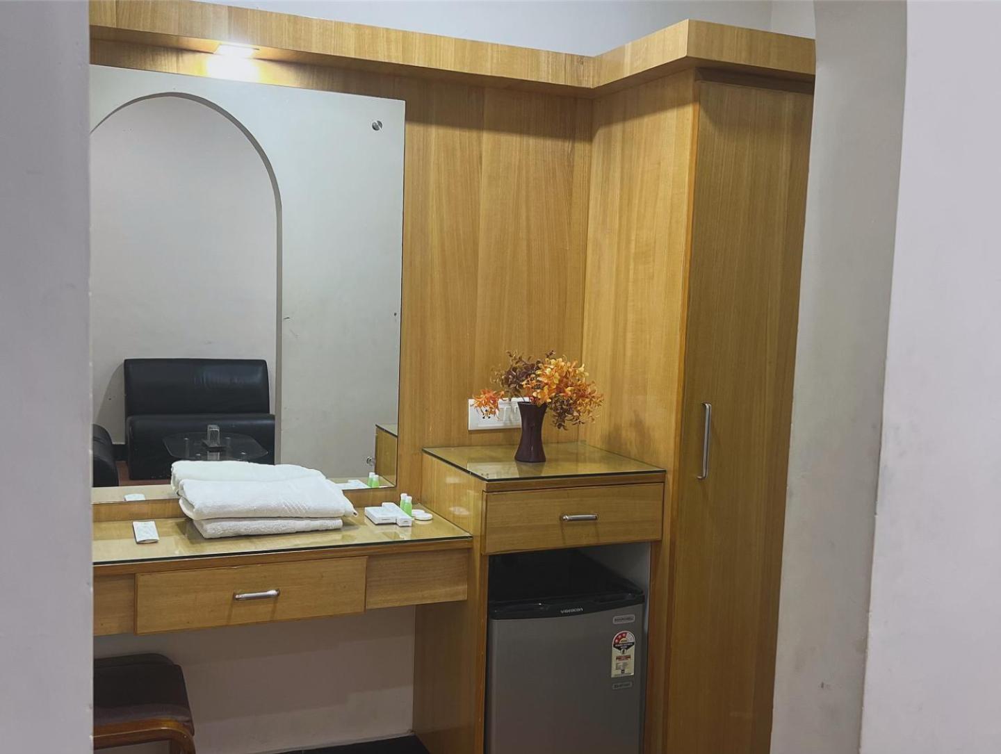 Varada Nagavali Hotel Srikakulam Dış mekan fotoğraf